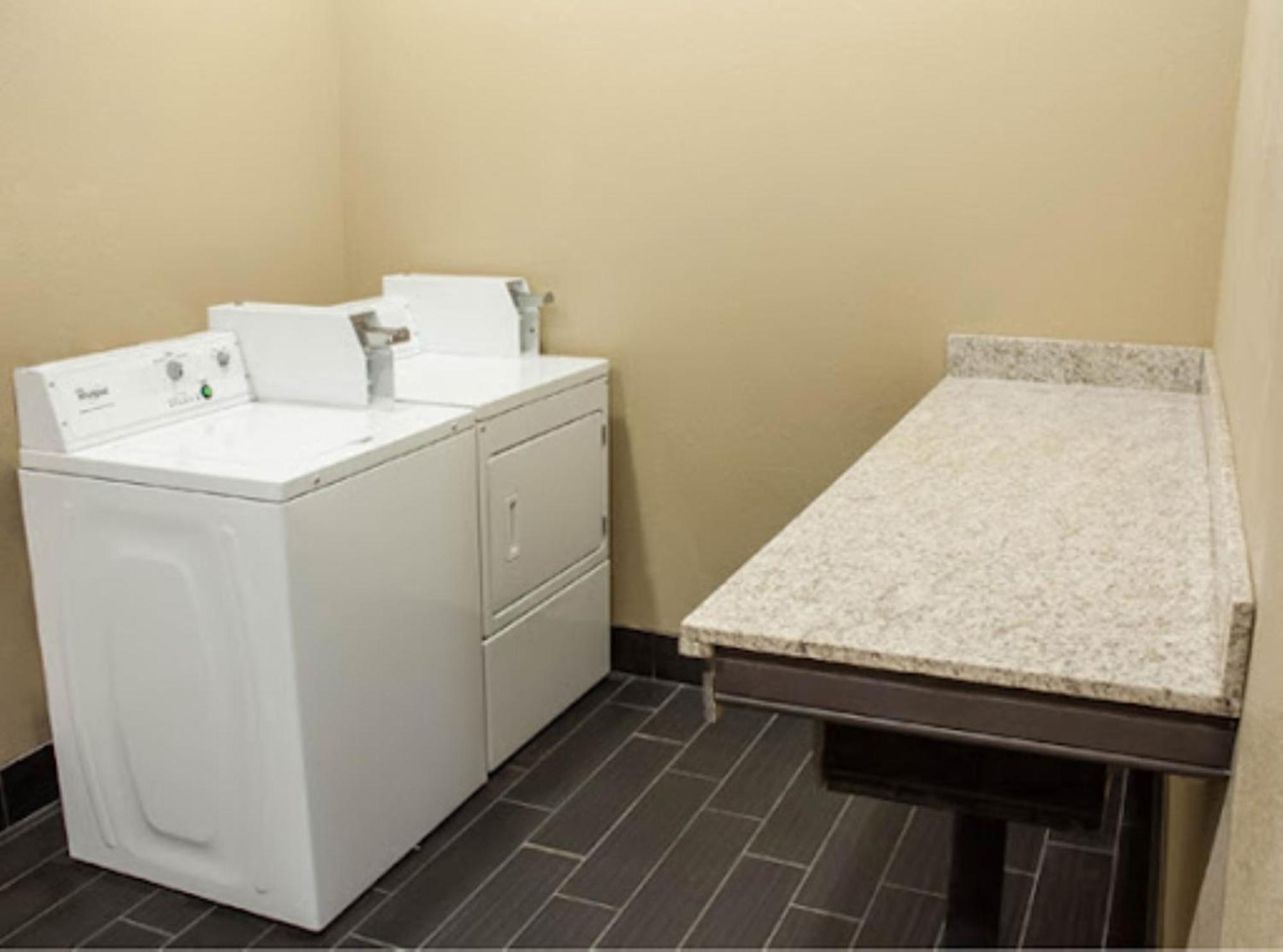 Holiday Inn Express & Suites Chicago - Matteson By Ihg Экстерьер фото