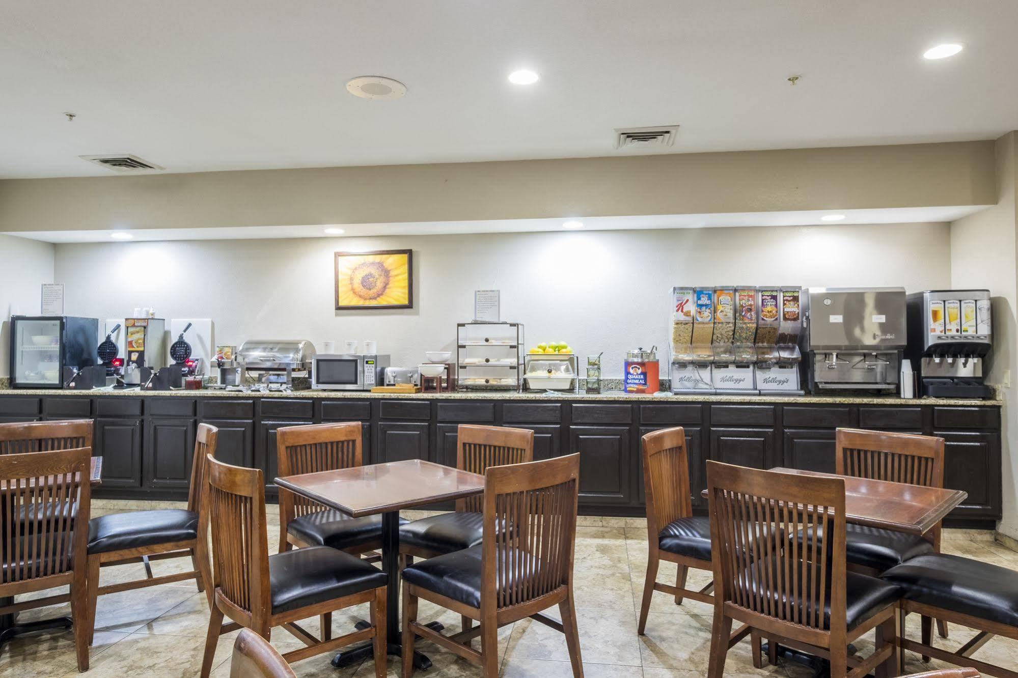 Holiday Inn Express & Suites Chicago - Matteson By Ihg Экстерьер фото